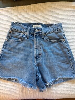 Madewell High-Rise - The Mom Jean Short
